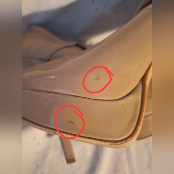 🐼CHINESE LAUNDRY women's beige heels. Close toed with buckle straps. Size 10 - Picture 10 of 11